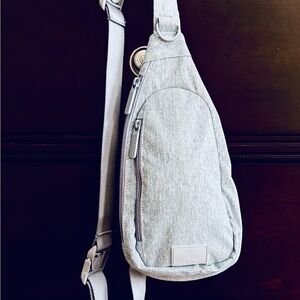 Vera Bradley  Gray Crossbody Bag/Sling/Fanny Pack-Walking/Hiking/Shopping-NEW